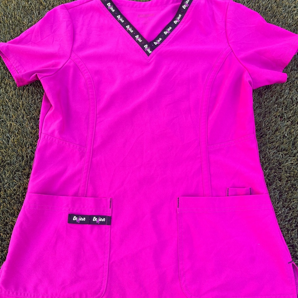 Women’s scrub top